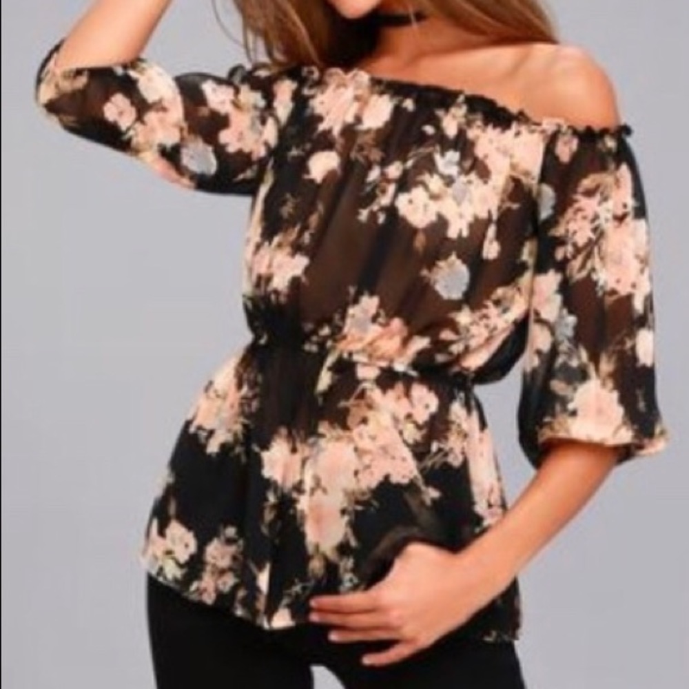Lulu’s Black Floral Top